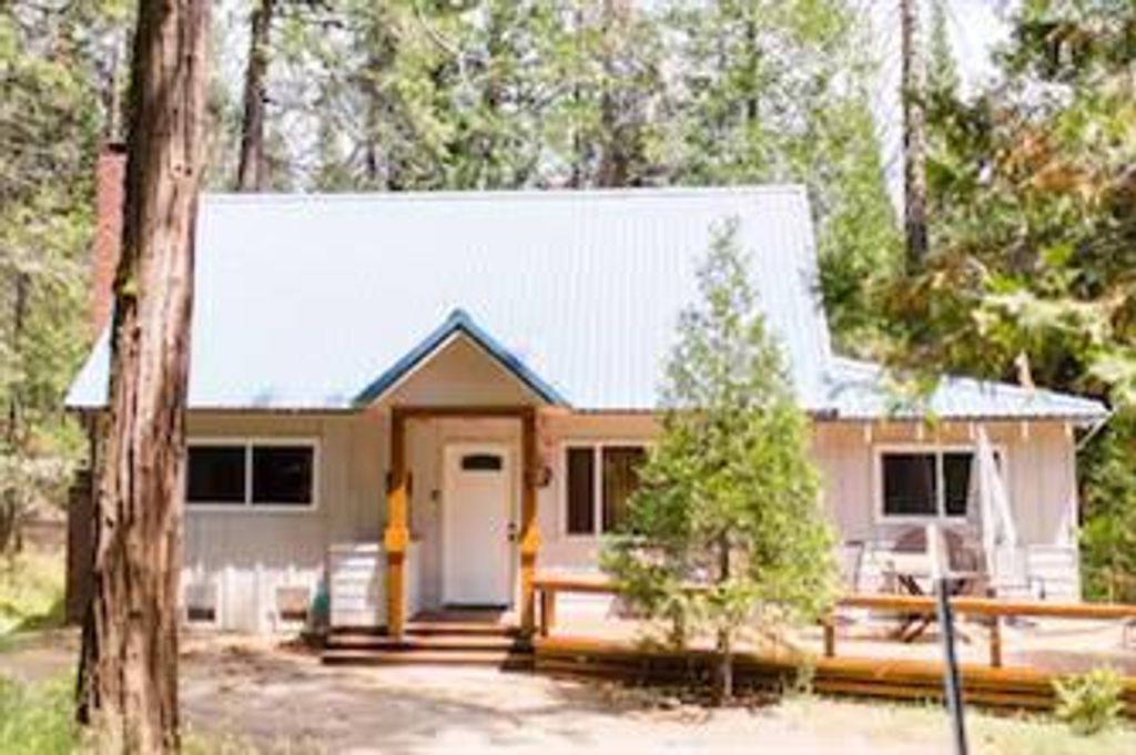 Image 1 of property listing at 41881 Evergreen Road, Shaver Lake, CA 93664