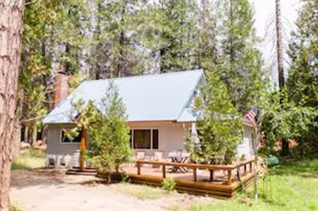 Image 17 of property listing at 41881 Evergreen Road, Shaver Lake, CA 93664
