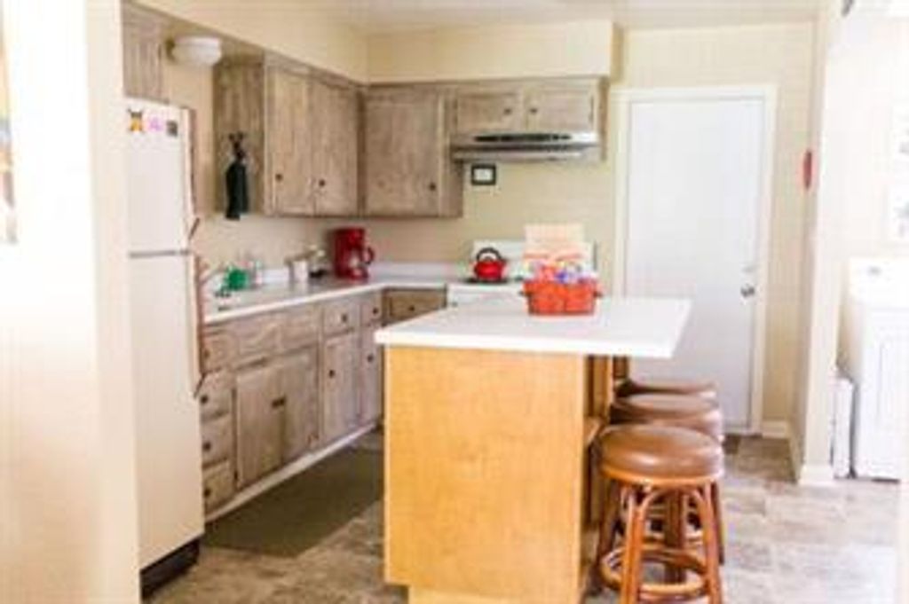 Image 4 of property listing at 41881 Evergreen Road, Shaver Lake, CA 93664