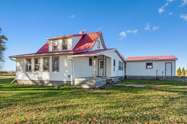 2831 52nd Street, Vinton, IA 52349