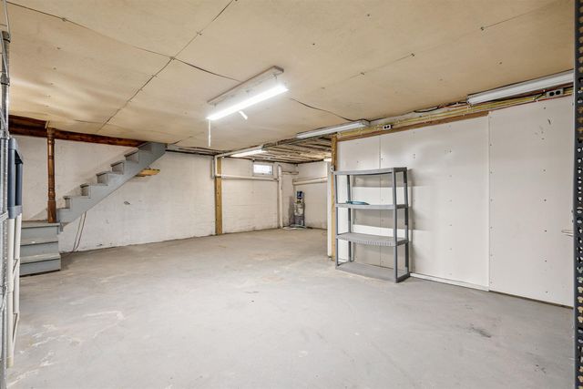 2831 52nd Street, Vinton, IA 52349