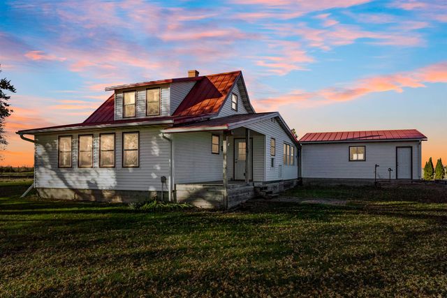 2831 52nd Street, Vinton, IA 52349