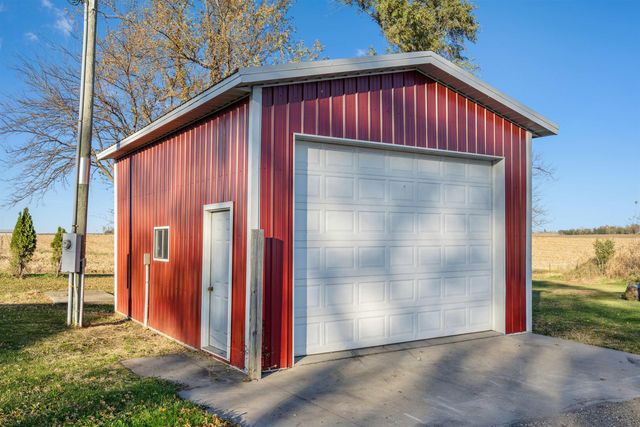 2831 52nd Street, Vinton, IA 52349