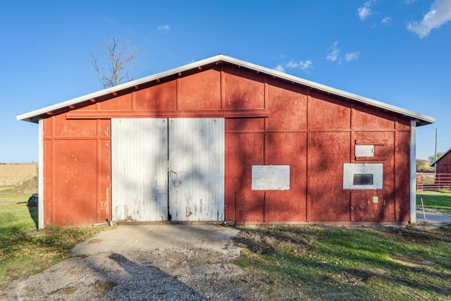 2831 52nd Street, Vinton, IA 52349