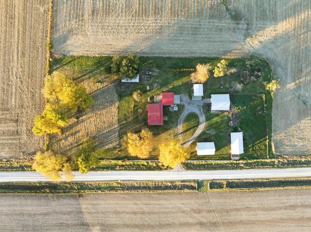 2831 52nd Street, Vinton, IA 52349