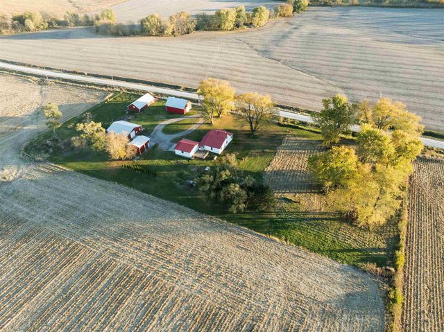 2831 52nd Street, Vinton, IA 52349