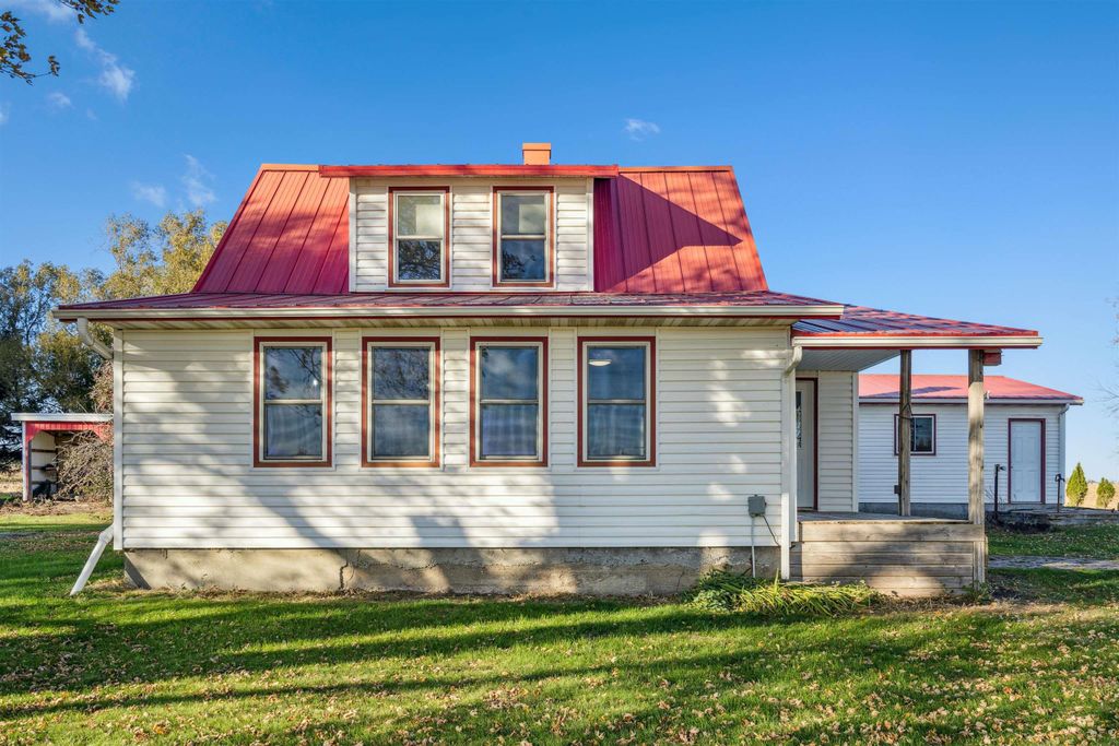 2831 52nd Street, Vinton, IA 52349