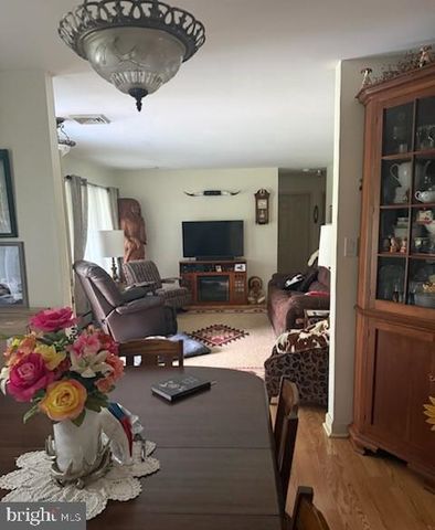 201 ROBINSON RD, Salem, NJ 08079