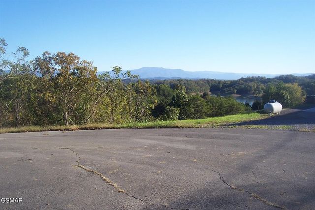 20 Scott St, Sevierville, TN 37876