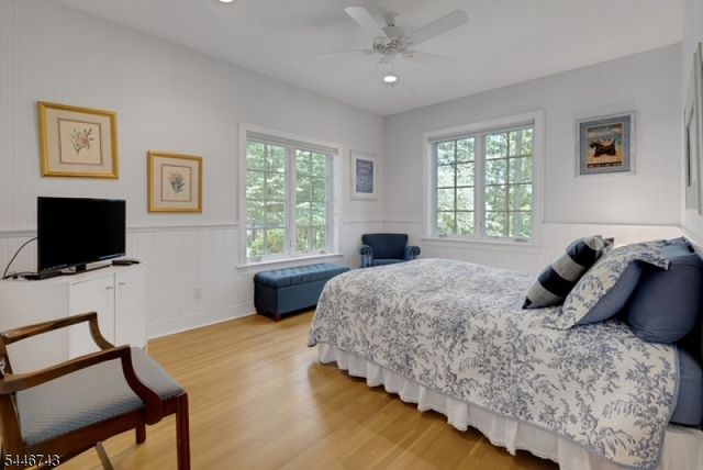 9 Beacon Hill Dr, Chester Twp., NJ 07930