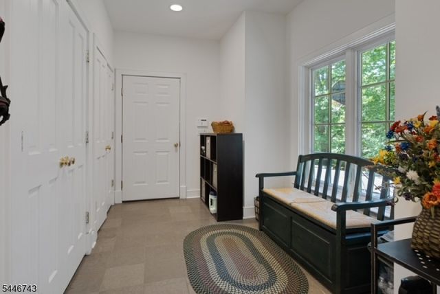 9 Beacon Hill Dr, Chester Twp., NJ 07930