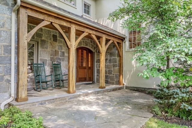 9 Beacon Hill Dr, Chester Twp., NJ 07930