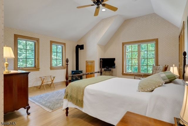 9 Beacon Hill Dr, Chester Twp., NJ 07930