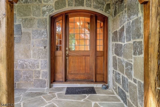 9 Beacon Hill Dr, Chester Twp., NJ 07930
