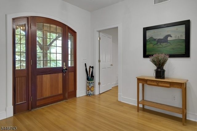9 Beacon Hill Dr, Chester Twp., NJ 07930