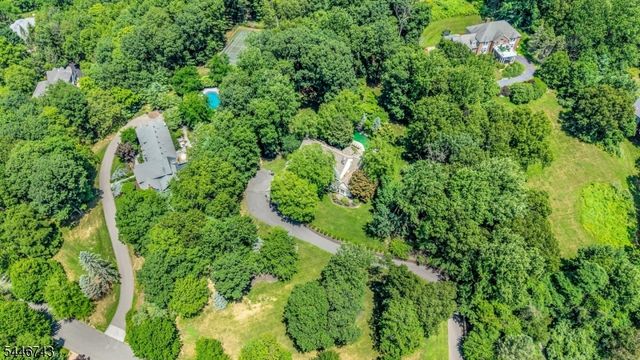 9 Beacon Hill Dr, Chester Twp., NJ 07930
