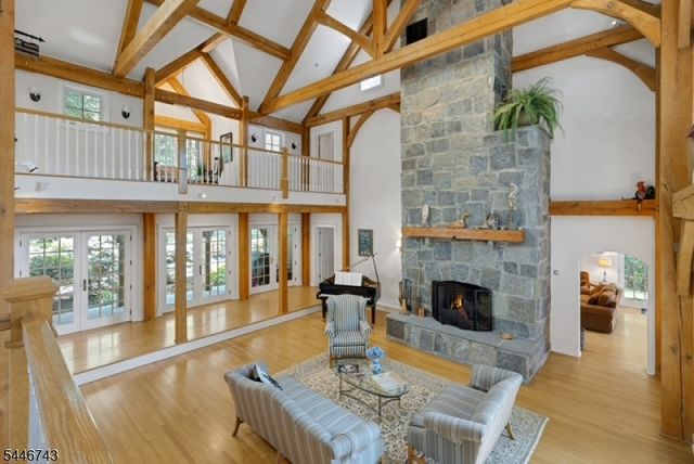 9 Beacon Hill Dr, Chester Twp., NJ 07930