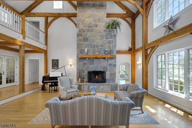 9 Beacon Hill Dr, Chester Twp., NJ 07930
