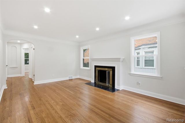 1388 Vernier Road, Grosse Pointe, MI 48236
