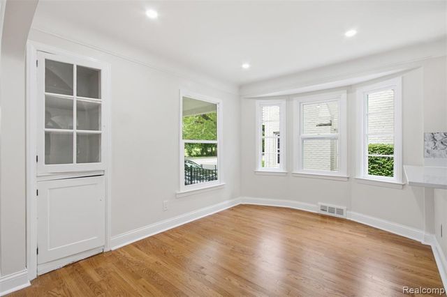 1388 Vernier Road, Grosse Pointe, MI 48236
