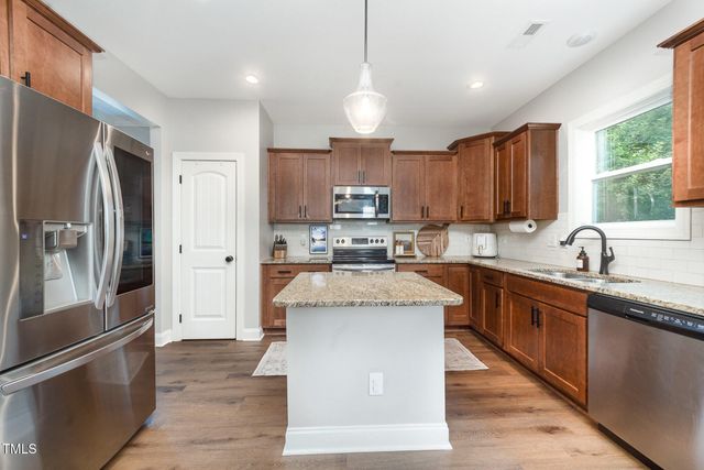 94 Avery Pond Drive, Fuquay Varina, NC 27526