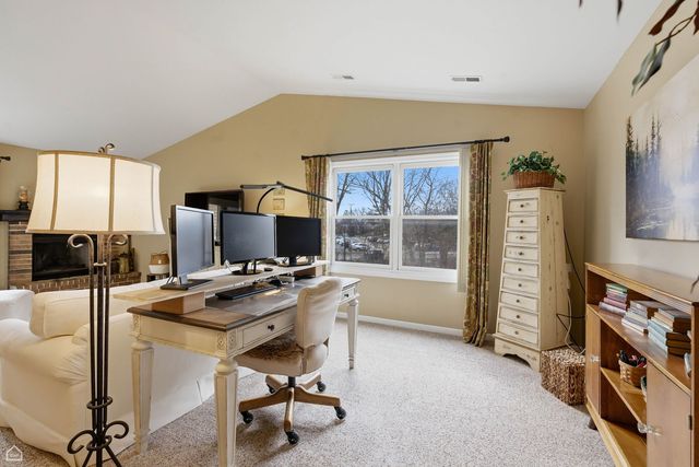 329 Everett Avenue 2B, Crystal Lake, IL 60014