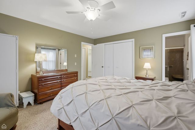 329 Everett Avenue 2B, Crystal Lake, IL 60014