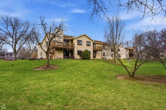 329 Everett Avenue 2B, Crystal Lake, IL 60014