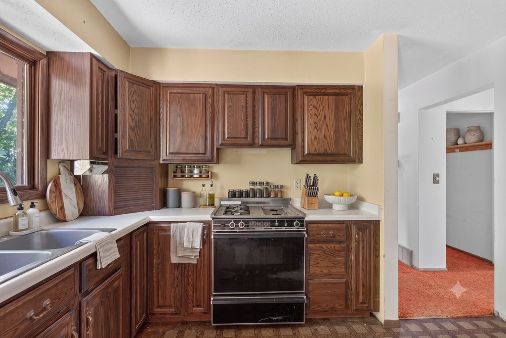 3280 Donald Avenue, Eagan, MN 55121 — photo 2