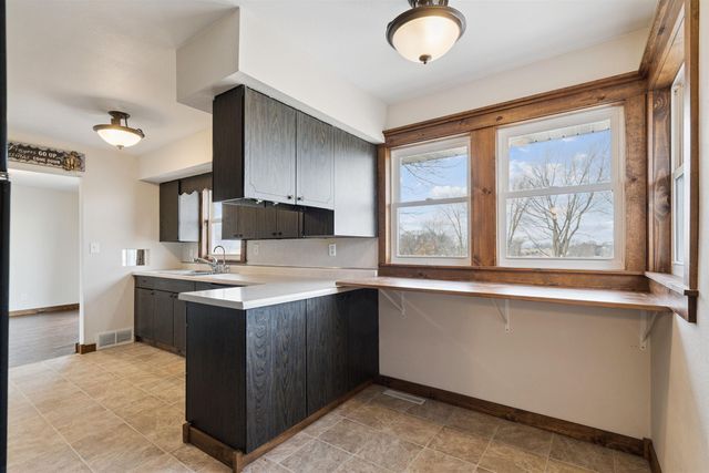 5955 Osage Road, Waterloo, IA 50703