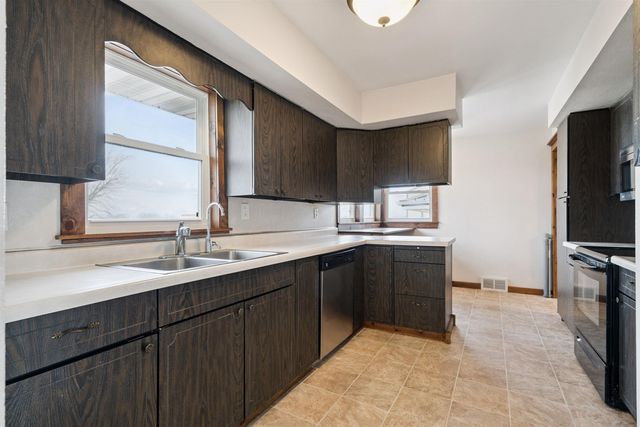 5955 Osage Road, Waterloo, IA 50703