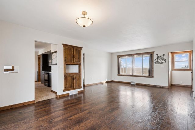 5955 Osage Road, Waterloo, IA 50703