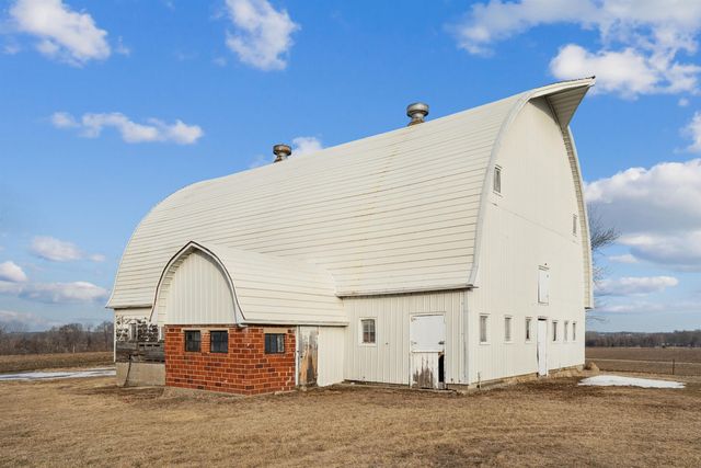 5955 Osage Road, Waterloo, IA 50703