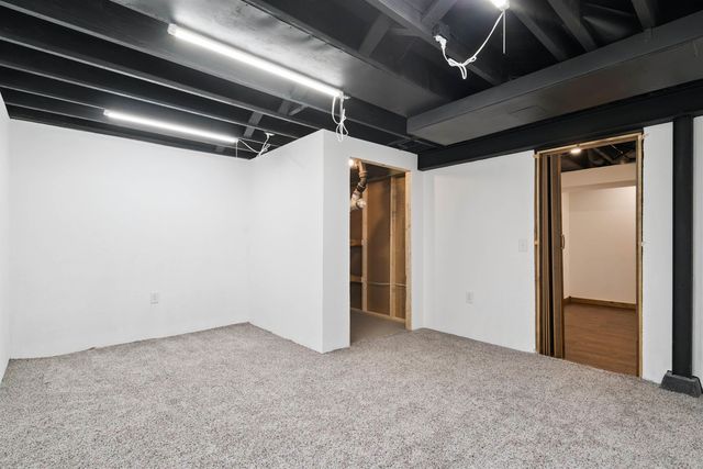 5955 Osage Road, Waterloo, IA 50703