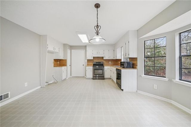 337 Independence Drive, Jonesboro, GA 30238