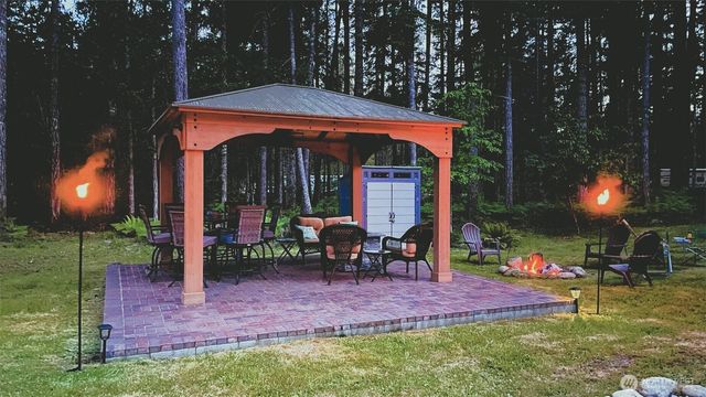 81 N Varden Way, Hoodsport, WA 98548