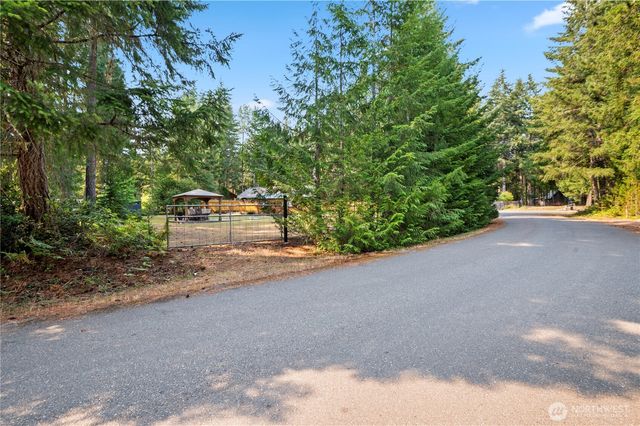 81 N Varden Way, Hoodsport, WA 98548
