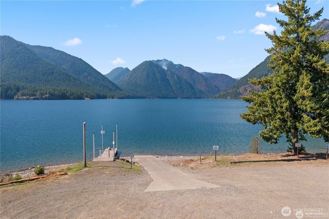 81 N Varden Way, Hoodsport, WA 98548