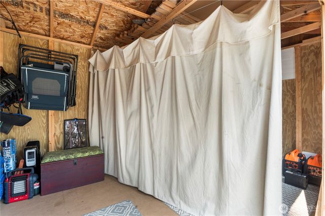 81 N Varden Way, Hoodsport, WA 98548