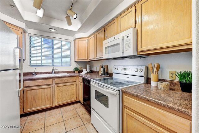10101 N ARABIAN Trail 2033, Scottsdale, AZ 85258