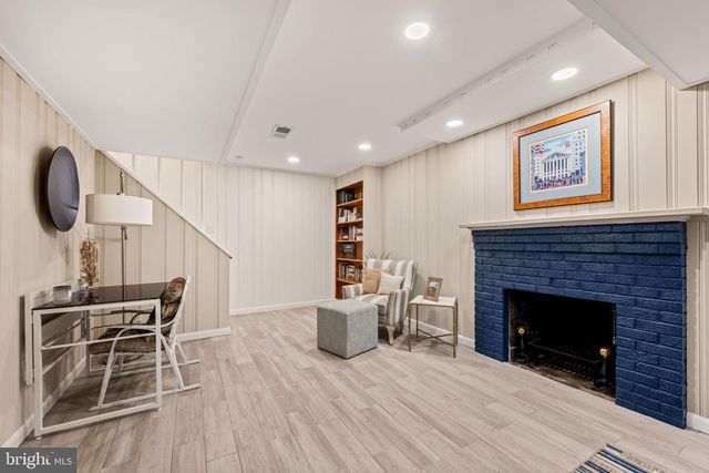 5706 9TH RD N, Arlington, VA 22205