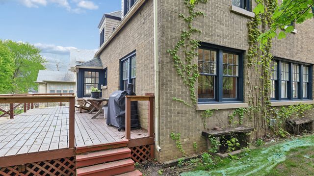 726 W Highland Avenue, Elgin, IL 60123