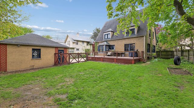 726 W Highland Avenue, Elgin, IL 60123