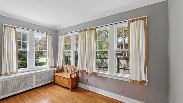 726 W Highland Avenue, Elgin, IL 60123