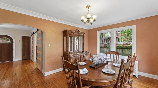 726 W Highland Avenue, Elgin, IL 60123