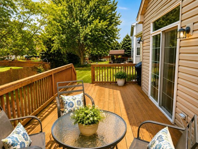 14527 Colonial Parkway, Plainfield, IL 60544