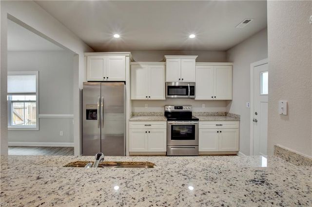 1729 Speedy AVE, Chesapeake, VA 23320