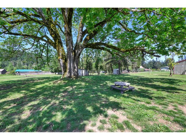 88636 HERITAGE Ln, Springfield, OR 97478