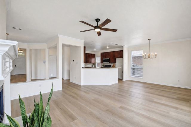 11533 Gloriosa Drive, Fort Worth, TX 76244