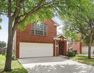 11533 Gloriosa Drive, Fort Worth, TX 76244
